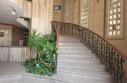 شقة - 4 غرف نوم - 2 حمامات للبيع في شارع معز الدوله - المنطقة السادسة - مدينة نصر - القاهرة