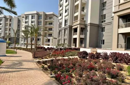 Apartment - 3 Bedrooms - 3 Bathrooms for sale in Hyde Park Central - The 6th Settlement - New Cairo City - Cairo