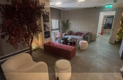 مساحات مكتبية - استوديو - 2 حمامات للايجار في اركان بلازا - محور 26 يوليو - الشيخ زايد - الجيزة