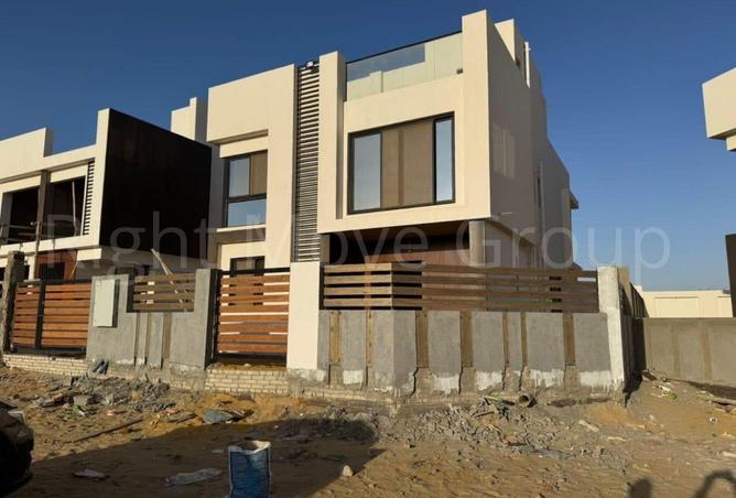 102915305 - Property Image 3