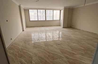 Apartment - 3 - 2 for sale in Mostashareen - North Investors Area - New Cairo City - Cairo