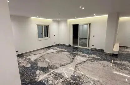 Apartment - 3 Bedrooms - 2 Bathrooms for sale in Mohamed Kamel Al Harouny St. - 6th Zone - Nasr City - Cairo