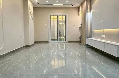 Apartment - 2 Bedrooms - 2 Bathrooms for sale in Garden Residence - Hyde Park - New Cairo City - Cairo