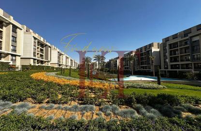 Apartment - 2 Bedrooms - 2 Bathrooms for sale in Moon Residences - Fifth Square - The 5th Settlement - New Cairo City - Cairo