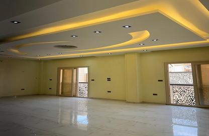 Villa - Studio - 7+ Bathrooms for rent in Ganoob El Acadimia - New Cairo City - Cairo