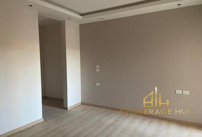 8627819 - Property Image 3