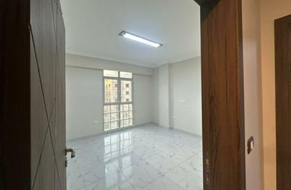 Apartment - 3 Bedrooms - 2 Bathrooms for sale in South Lotus - El Lotus - New Cairo City - Cairo
