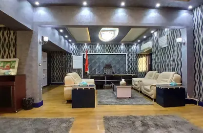 مساحات مكتبية - 7 غرف نوم - 4 حمامات للايجار في ميدان سانت فاطيما - النزهة - القاهرة