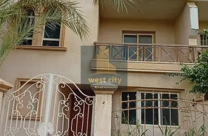 Villa - 4 Bedrooms - 4 Bathrooms for sale in Greens - 6th District - Sheikh Zayed City - Giza
