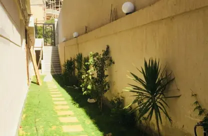 Apartment - 2 Bedrooms - 2 Bathrooms for sale in Area B - Ganoob El Acadimia - New Cairo City - Cairo