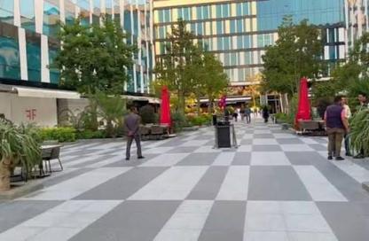 مساحات مكتبية - استوديو - 2 حمامات للبيع في بارك ستريت - محور 26 يوليو - الشيخ زايد - الجيزة