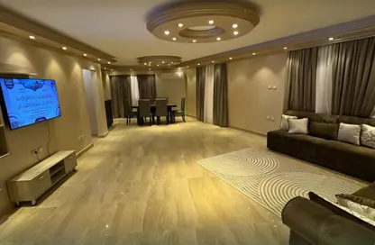 شقة - 3 غرف نوم - 3 حمامات للايجار في شارع المسجد الاقصي - المهندسين - الجيزة