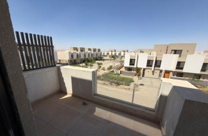 تاون هاوس - 4 غرف نوم - 4 حمامات للايجار في كمبوند البروج - كمبوندات الشروق - مدينة الشروق - القاهرة