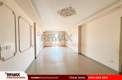 Apartment - 3 Bedrooms - 2 Bathrooms for sale in Green Towers - Smouha - Hay Sharq - Alexandria