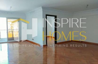 Apartment - 3 Bedrooms - 2 Bathrooms for rent in Camp Chezar - Hay Wasat - Alexandria