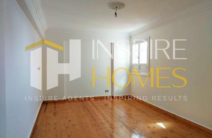 Apartment - 3 Bedrooms - 2 Bathrooms for rent in Camp Chezar - Hay Wasat - Alexandria