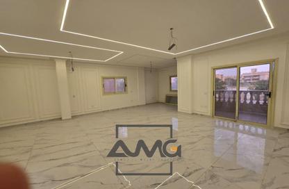Apartment - 3 Bedrooms - 2 Bathrooms for sale in Al Narges 2 - Al Narges - New Cairo City - Cairo