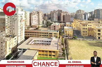 شقة - 3 غرف نوم - 2 حمامات للبيع في شارع الاقبال - لوران - حي شرق - الاسكندرية