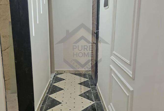 93808211 - Property Image 2