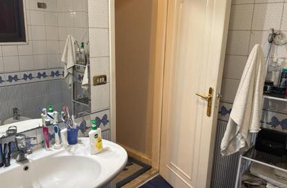 Apartment - 3 Bedrooms - 3 Bathrooms for sale in Dr Al Batrawy St. - 1st Zone - Nasr City - Cairo