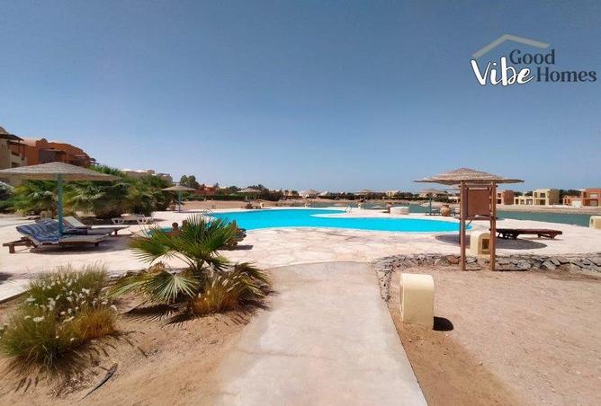 8615306 - Property Image 2