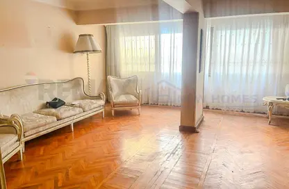 Apartment - 2 Bedrooms - 2 Bathrooms for sale in Smouha - Hay Sharq - Alexandria