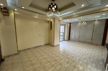 شقة - 2 غرف نوم - 1 حمام للبيع في شارع شهاب - المهندسين - الجيزة