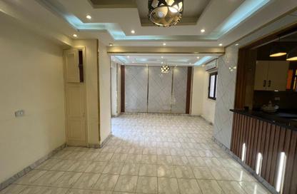 شقة - 2 غرف نوم - 1 حمام للبيع في شارع شهاب - المهندسين - الجيزة