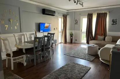 Apartment - 2 Bedrooms - 1 Bathroom for rent in El Rehab Extension - Al Rehab - New Cairo City - Cairo