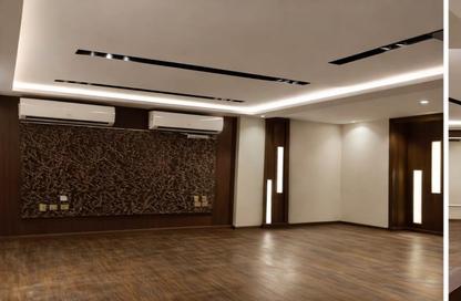 Office Space - 7+ Bedrooms - 5 Bathrooms for rent in Al Batal Ahmed Abd El Aziz St. - Mohandessin - Giza