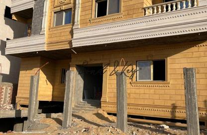 Apartment - 3 Bedrooms - 2 Bathrooms for sale in Bait Alwatan - The 5th Settlement - New Cairo City - Cairo