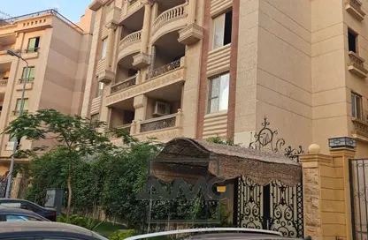 Apartment - 3 Bedrooms - 2 Bathrooms for sale in South Lotus - El Lotus - New Cairo City - Cairo