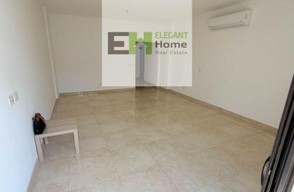 شقة - 3 غرف نوم - 3 حمامات للايجار في مون ريزيدنس - فيفث سكوير - التجمع الخامس - مدينة القاهرة الجديدة - القاهرة