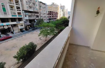 شقة - 3 غرف نوم - 2 حمامات للبيع في شارع رشدى باشا - بولكلي - حي شرق - الاسكندرية