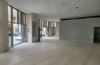 Shop - Studio - 2 Bathrooms for rent in V90 - North Teseen St. - The 5th Settlement - New Cairo City - Cairo