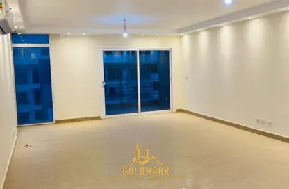 Apartment - 3 Bedrooms - 3 Bathrooms for rent in Garden Residence - Hyde Park - New Cairo City - Cairo