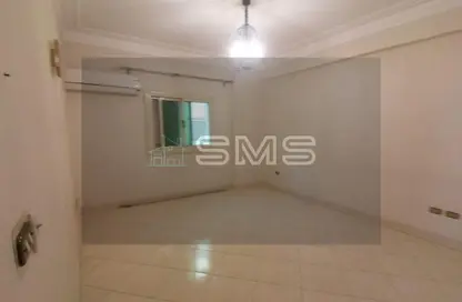 شقة - 3 غرف نوم - 2 حمامات للايجار في شارع دكتور ياسين عبد الغفار - المنطقة ج - حى جنوب الاكايمية - مدينة القاهرة الجديدة - القاهرة