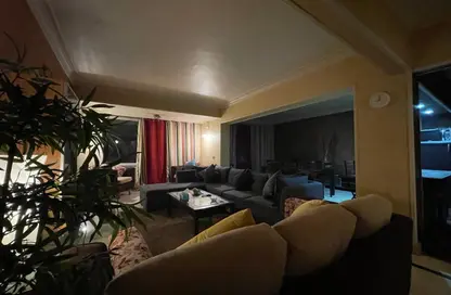 شقة - 2 غرف نوم - 2 حمامات للايجار في شارع النادي - المعادي - حي المعادي - القاهرة