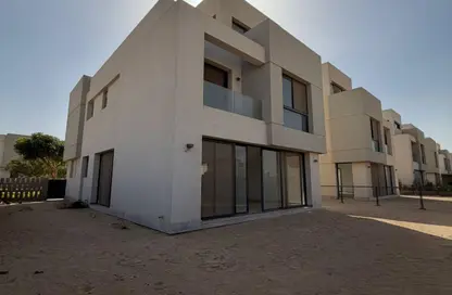 فيلا - 4 غرف نوم - 5 حمامات للبيع في كمبوند البروج - كمبوندات الشروق - مدينة الشروق - القاهرة