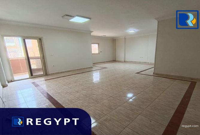 102069937 - Property Image 3