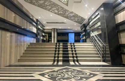 Apartment - 5 Bedrooms - 4 Bathrooms for sale in Al Geish Road - Laurent - Hay Sharq - Alexandria