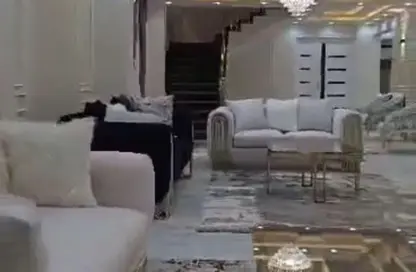 دوبلكس - 5 غرف نوم - 3 حمامات للبيع في شارع شهاب - المهندسين - الجيزة