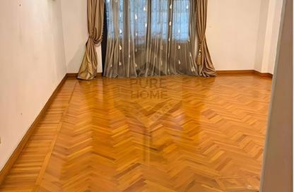 Apartment - 3 Bedrooms - 2 Bathrooms for rent in Smouha Square - Smouha - Hay Sharq - Alexandria Apartment - 3 Bedrooms - 2 Bathrooms for rent in Smouha Square - Smouha - Hay Sharq - Alexandria