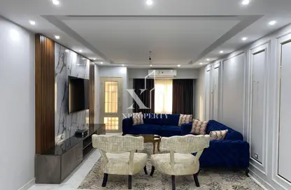 شقة - 3 غرف نوم - 2 حمامات للبيع في المستثمر الصغير - الحي العاشر - الشيخ زايد - الجيزة