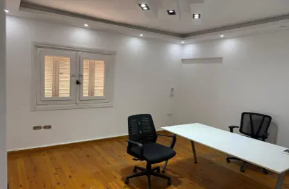 Office Space - 3 Bedrooms - 1 Bathroom for rent in Maadi - Hay El Maadi - Cairo
