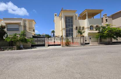 Villa - 5 - 4 for sale in Alex West - Alexandria Compounds - Alexandria