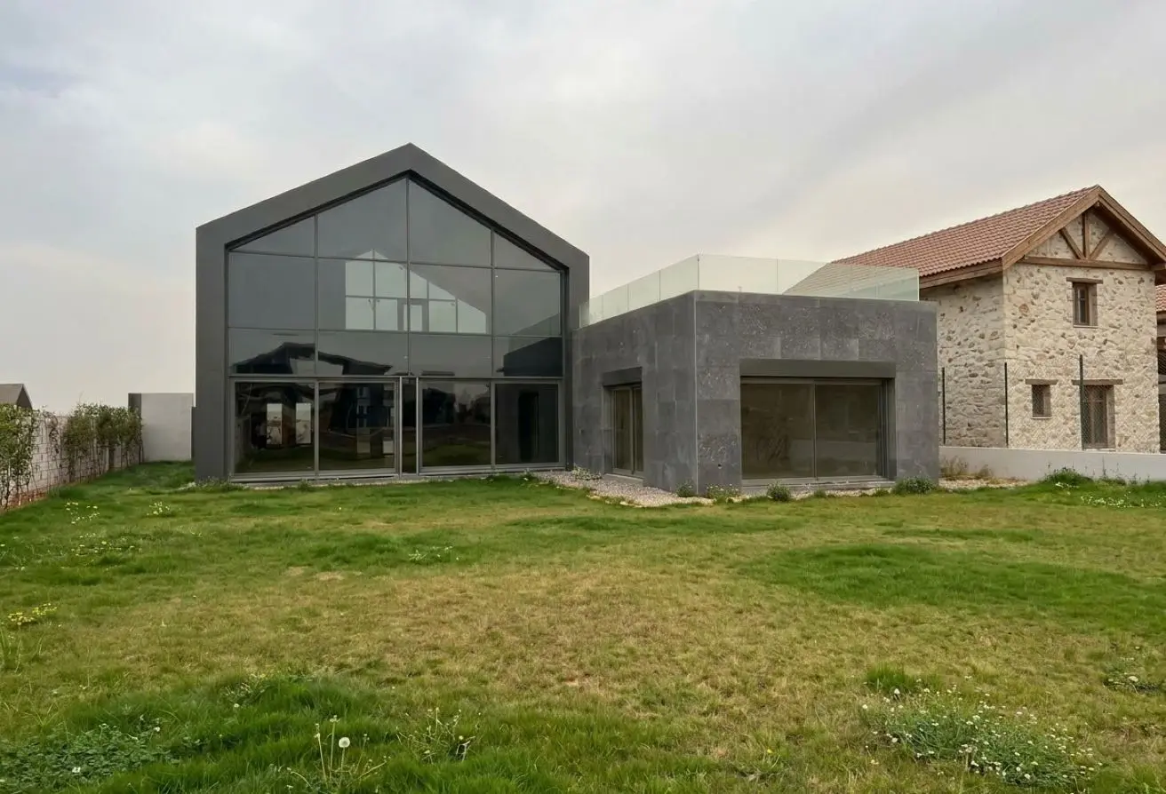 113813834 - Property Main Image