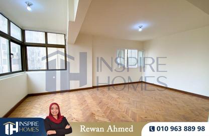 Office Space - 3 Bedrooms - 2 Bathrooms for rent in Victor Ammanuel Square - Smouha - Hay Sharq - Alexandria