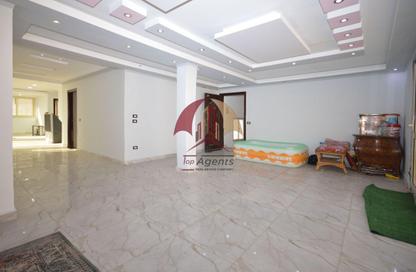 دوبلكس - 5 غرف نوم - 5 حمامات للبيع في سموحة - حي شرق - الاسكندرية