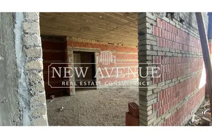 Apartment - 2 Bedrooms - 1 Bathroom for sale in Regent's Square - 5th Settlement Compounds - The 5th Settlement - New Cairo City - Cairo